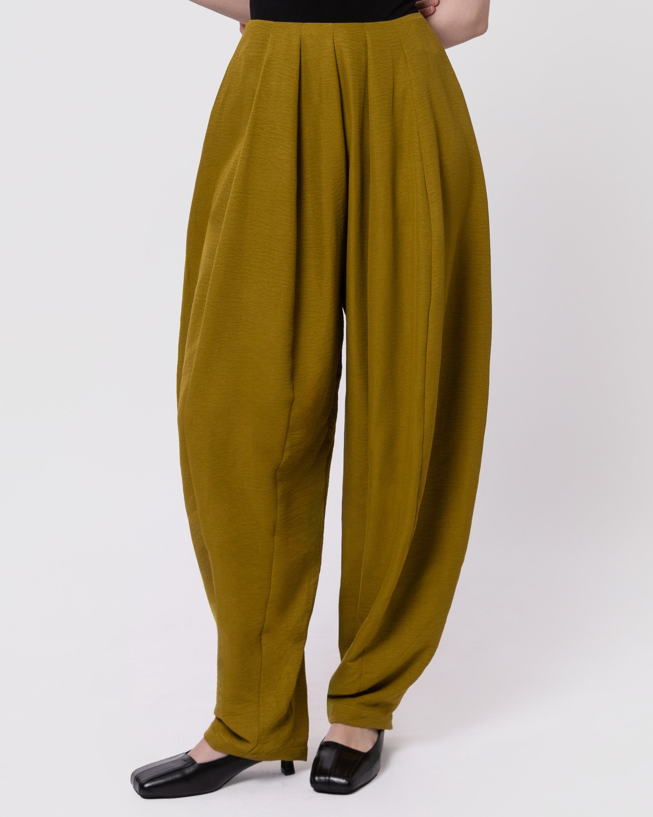 The Sculpted Barrel Pants