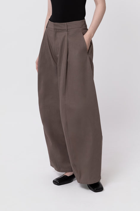 The Pleated Volume Pants
